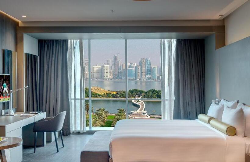 Полулюкс, 72 Sharjah Waterfront
