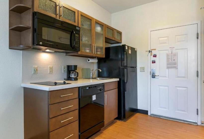 Люкс, Candlewood Suites Reading, An Ihg