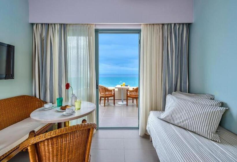 Трехместный Superior Вид на Море, Palm Beach Hotel Apartments