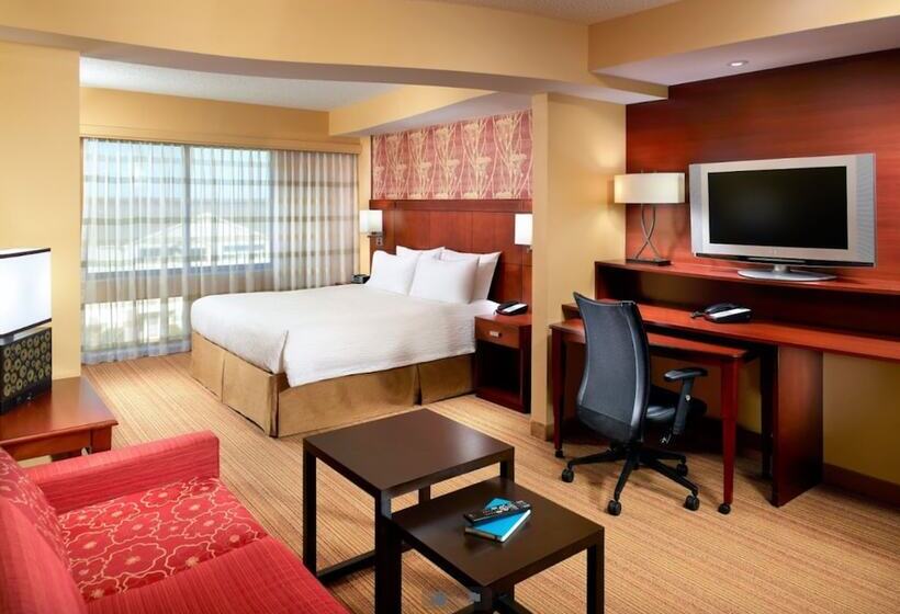 Люкс, Courtyard By Marriott Clarksville