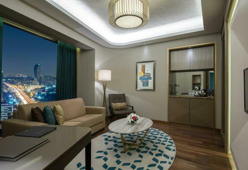 سوئیت اجرایی با تخت کینگ, Hilton Istanbul Kozyatagi