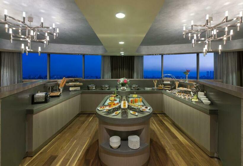 اتاق اجرایی با تخت بزرگ, Hilton Istanbul Kozyatagi
