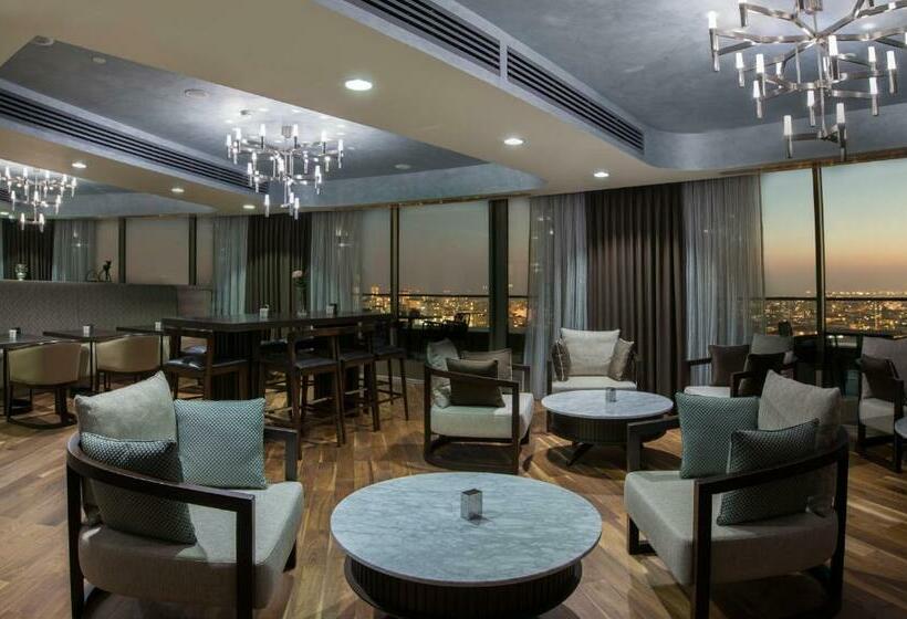 اتاق اجرایی با تخت بزرگ, Hilton Istanbul Kozyatagi