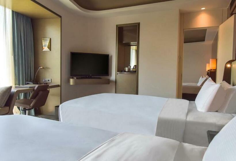اتاق خانوادگی, Hilton Istanbul Kozyatagi