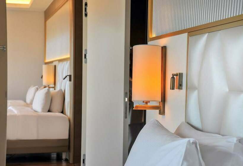 اتاق خانوادگی, Hilton Istanbul Kozyatagi