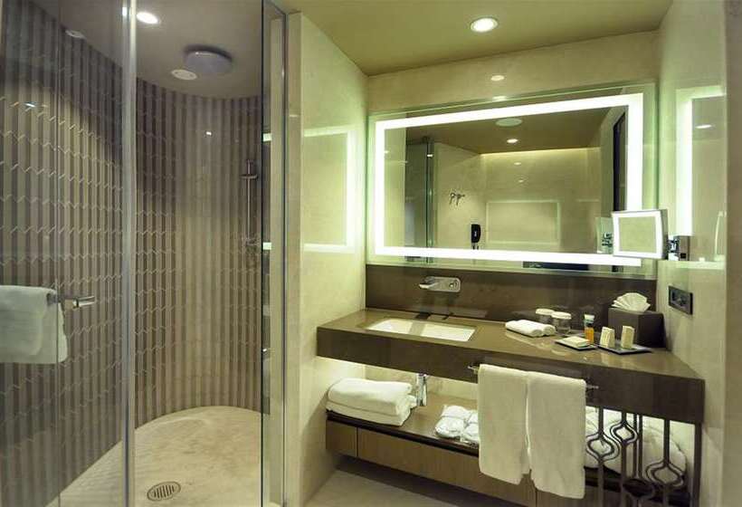 اتاق خانوادگی, Hilton Istanbul Kozyatagi