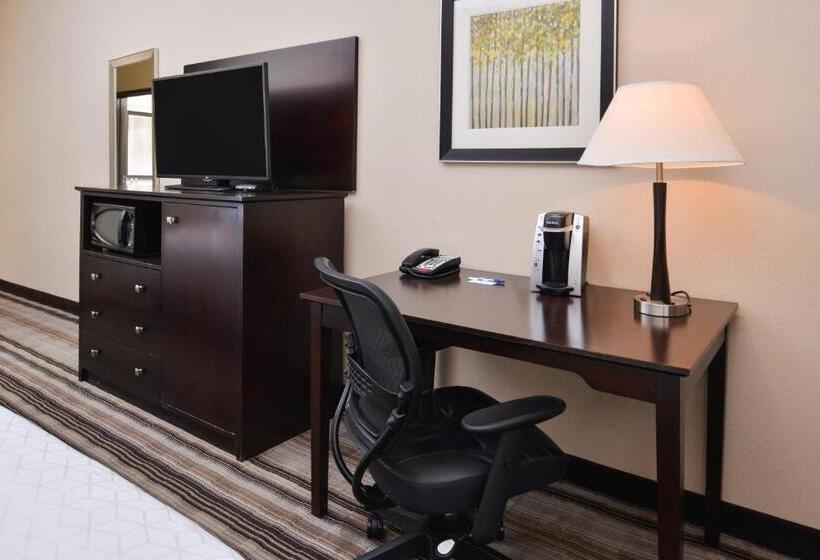 Номер Стандарт Адаптированный для Инвалидов, Holiday Inn Express & Suites Emporia Northwest, An Ihg