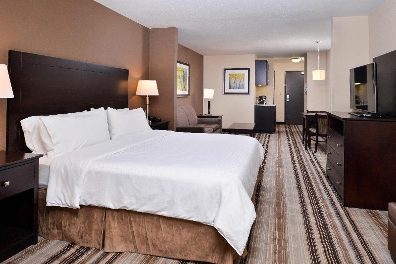 Люкс Кровать Кинг, Holiday Inn Express & Suites Emporia Northwest, An Ihg