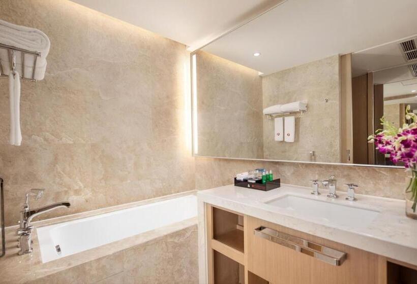 Номер бизнес-класса, Ramada Plaza Qiandeng Kunshan