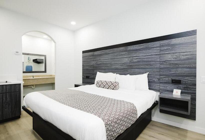 Номер Стандарт с Кухней, Sapphire Inn And Suites