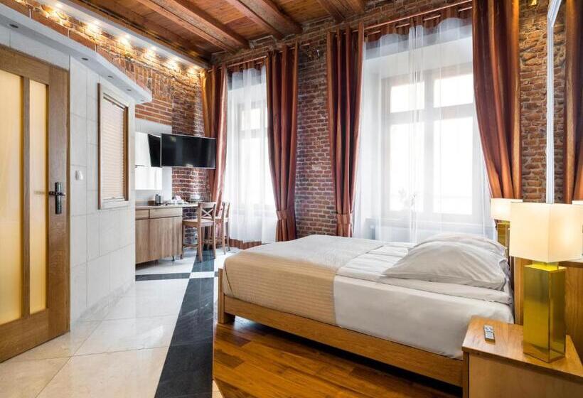 استودیوی سوپریور, Aparthotel Stare Miasto