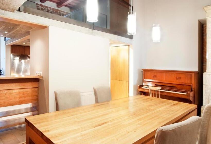 سوییت دوبلکس, Aparthotel Stare Miasto