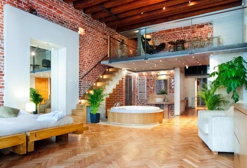 سوییت دوبلکس, Aparthotel Stare Miasto