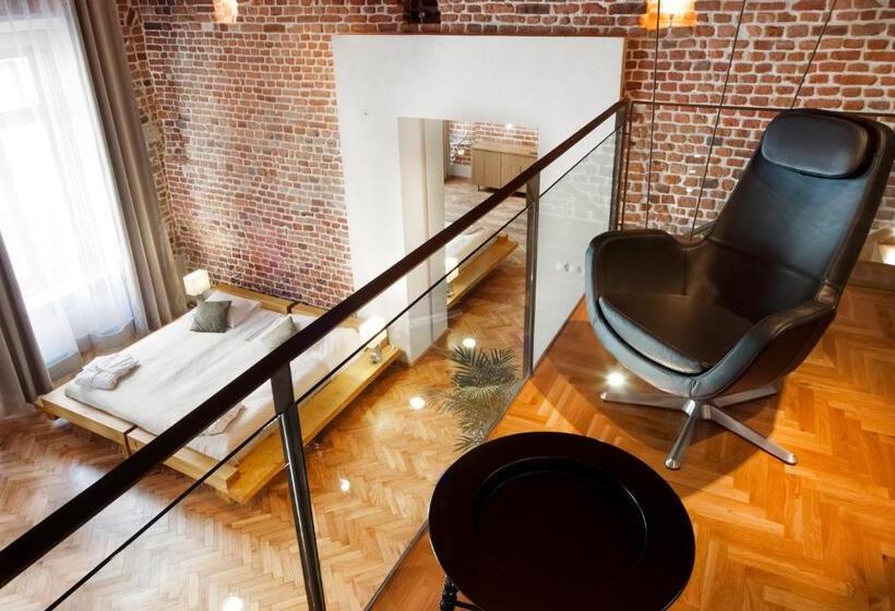 سوییت دوبلکس, Aparthotel Stare Miasto