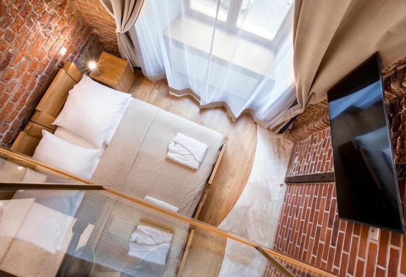 سوییت جونیور, Aparthotel Stare Miasto