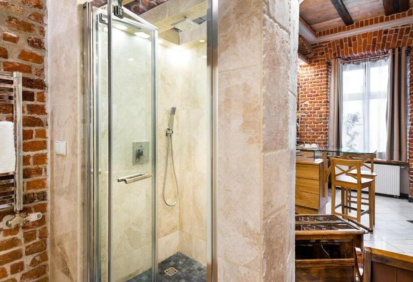 سوییت اجرایی, Aparthotel Stare Miasto