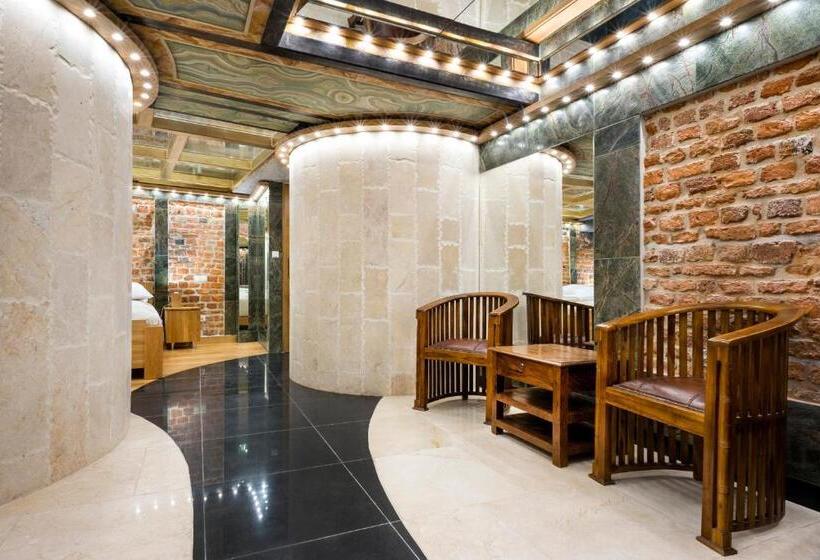 سوییت لوکس, Aparthotel Stare Miasto