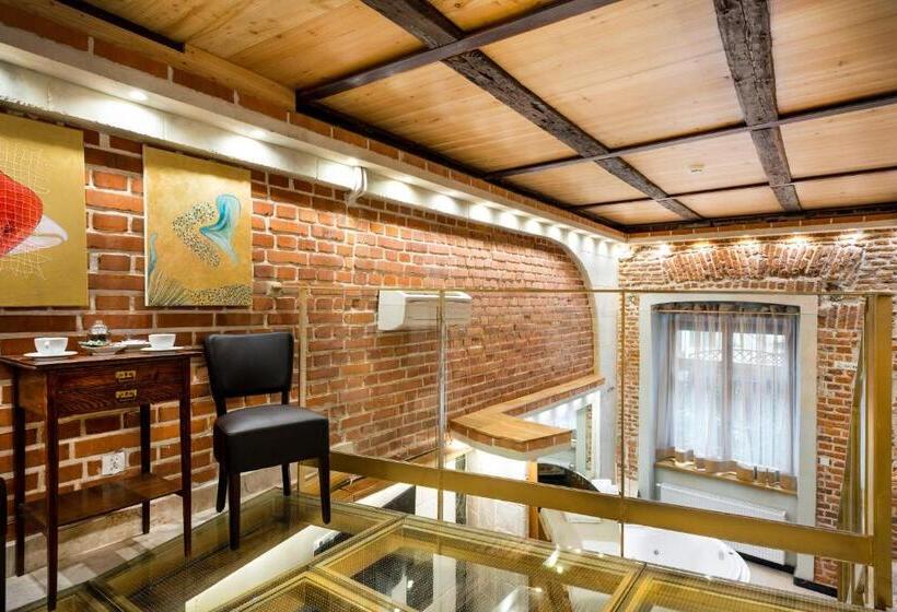 سوییت لوکس, Aparthotel Stare Miasto