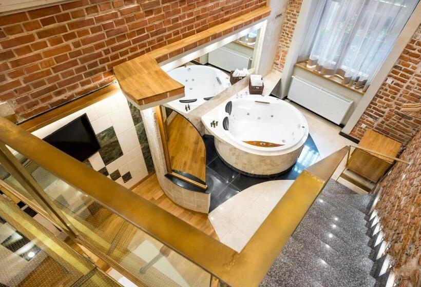 سوییت لوکس, Aparthotel Stare Miasto