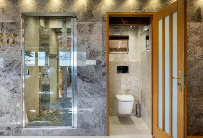 سوییت سوپریور, Aparthotel Stare Miasto