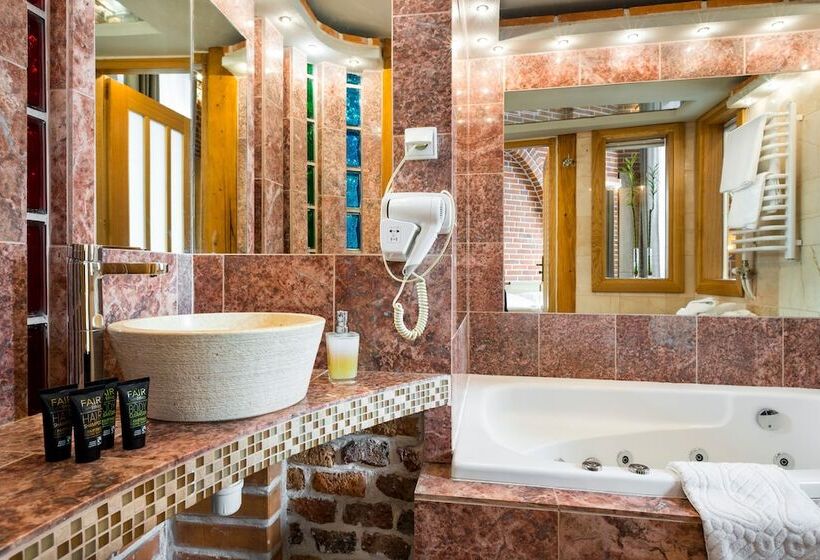 استودیوی لوکس, Aparthotel Stare Miasto