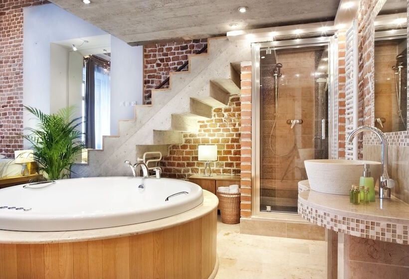 سوییت لوکس, Aparthotel Stare Miasto