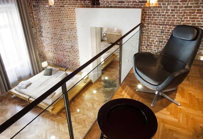 سوییت لوکس, Aparthotel Stare Miasto