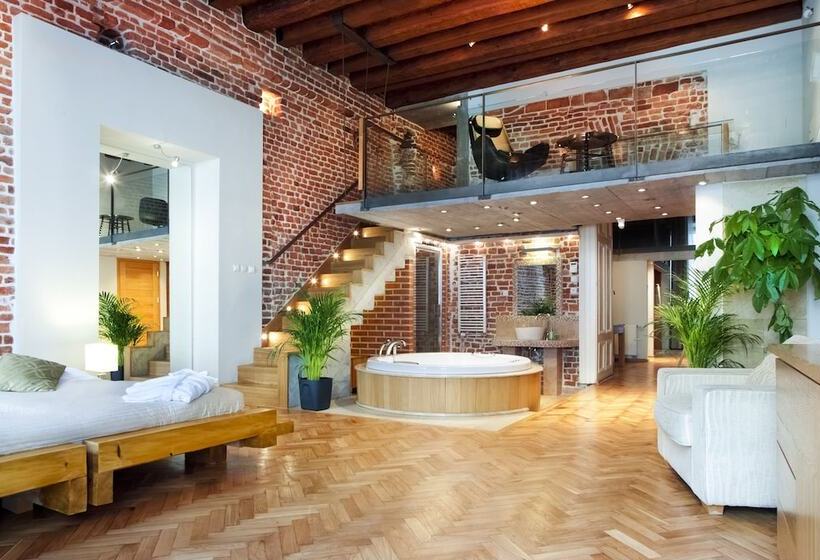 سوییت لوکس, Aparthotel Stare Miasto