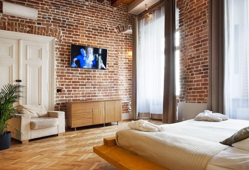 سوییت لوکس, Aparthotel Stare Miasto