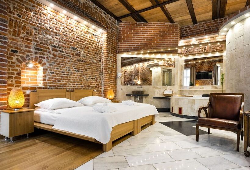 سوییت اجرایی, Aparthotel Stare Miasto