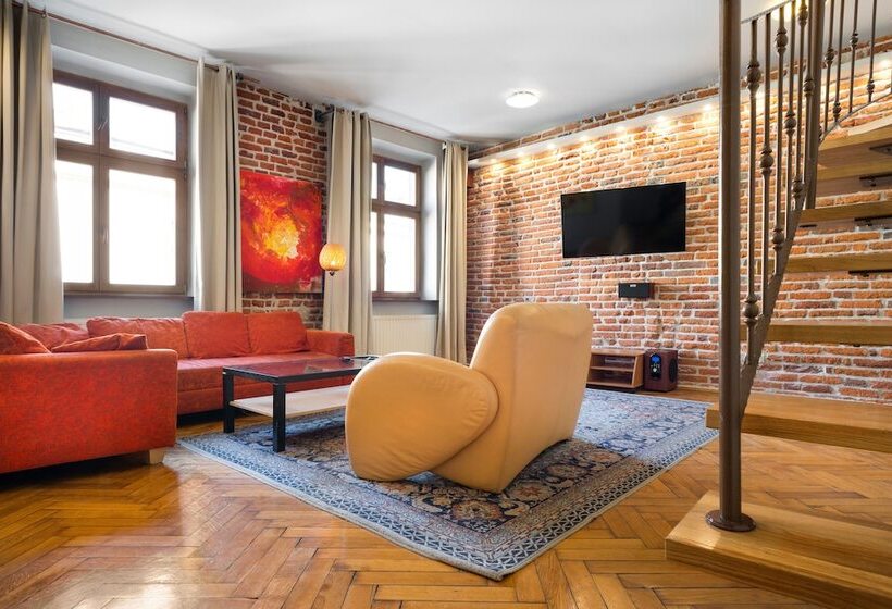 سوییت, Aparthotel Stare Miasto