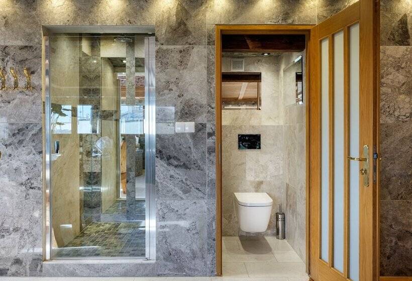 سوییت سوپریور, Aparthotel Stare Miasto