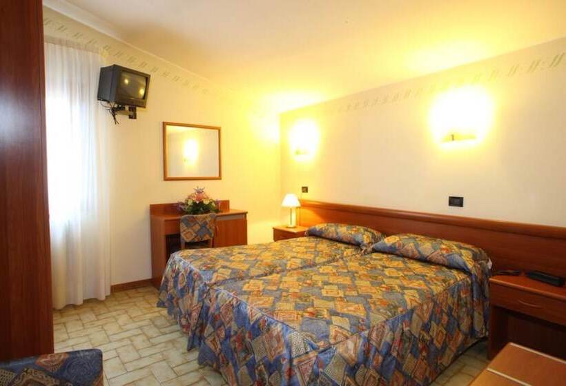 标准三人间, Albergo Alla Campana