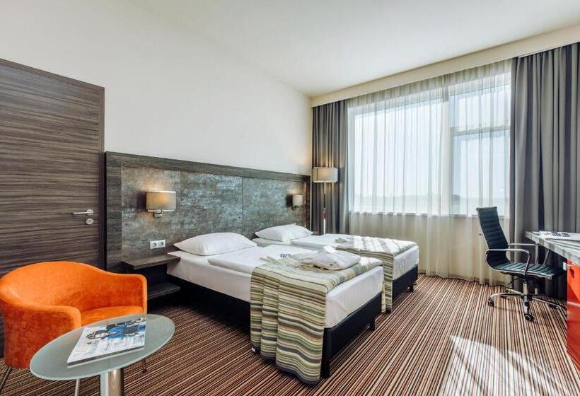 اتاق سوپریور تودرتو, Eto Park Hotel Business & Stadium