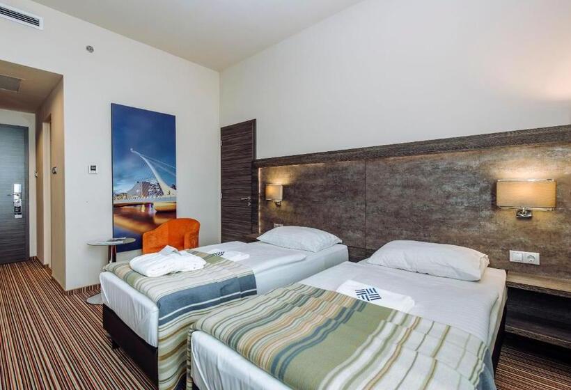 اتاق سوپریور تودرتو, Eto Park Hotel Business & Stadium