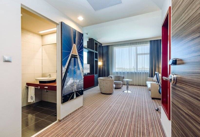 سوئیت اجرایی با مشاهده, Eto Park Hotel Business & Stadium
