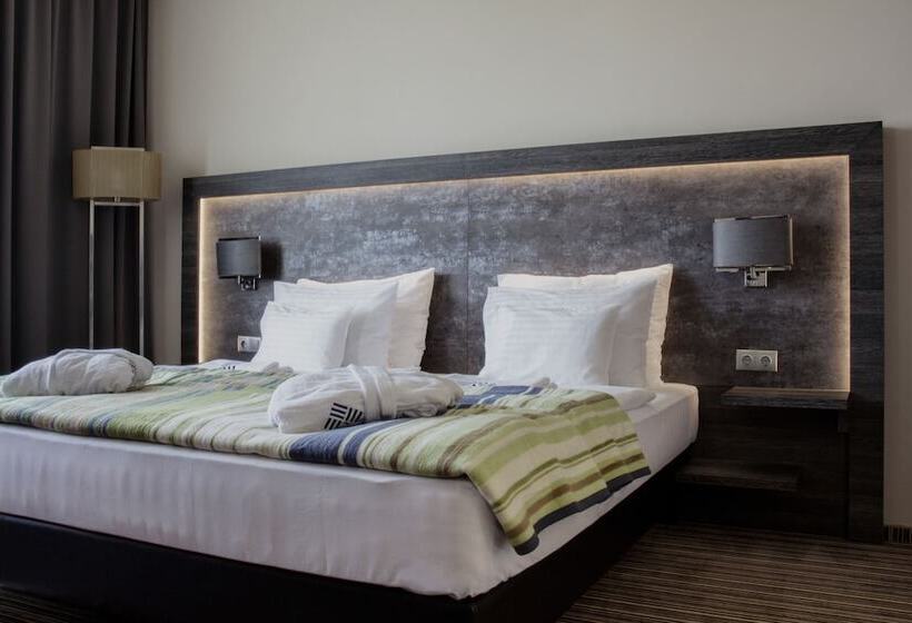 سوئیت اجرایی با مشاهده, Eto Park Hotel Business & Stadium