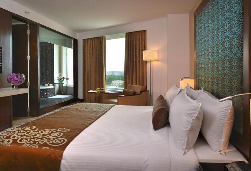 سوئیت جونیور با تخت بزرگ, Holiday Inn Chandigarh Panchkula, An Ihg