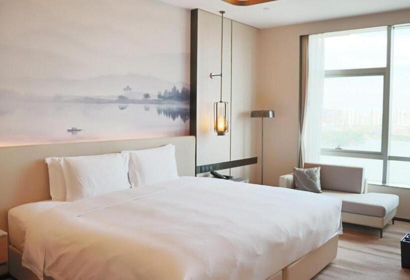 Номер Executive Кровать Кинг, Pullman Suzhou Taicang