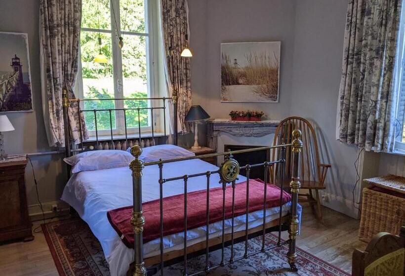 스탠다드 룸, Strawberry Hill