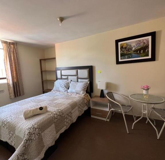 اتاق اکونومی, Antara Hostal