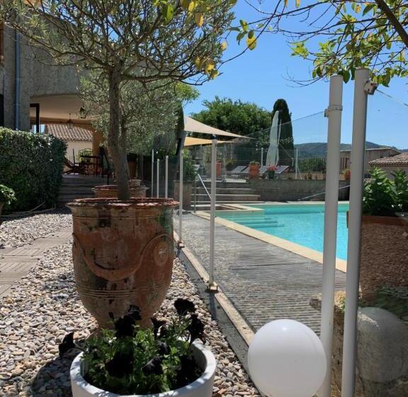 Estudio Estándar Vista Piscina, Le Mas De L Orangerie 3 Etoiles