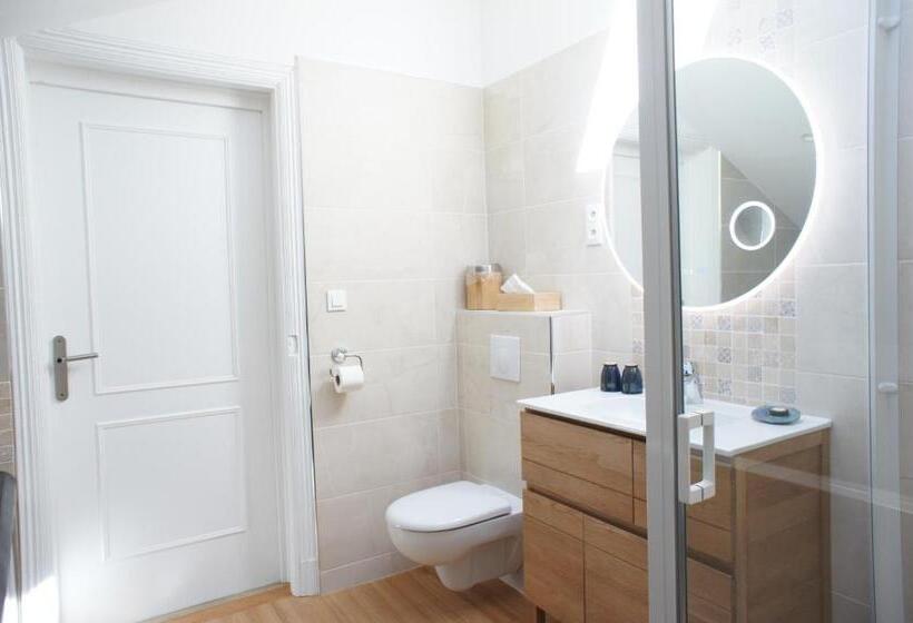 Номер Стандарт с Гидромассажем, Mas Terre Chambres D Hôtes