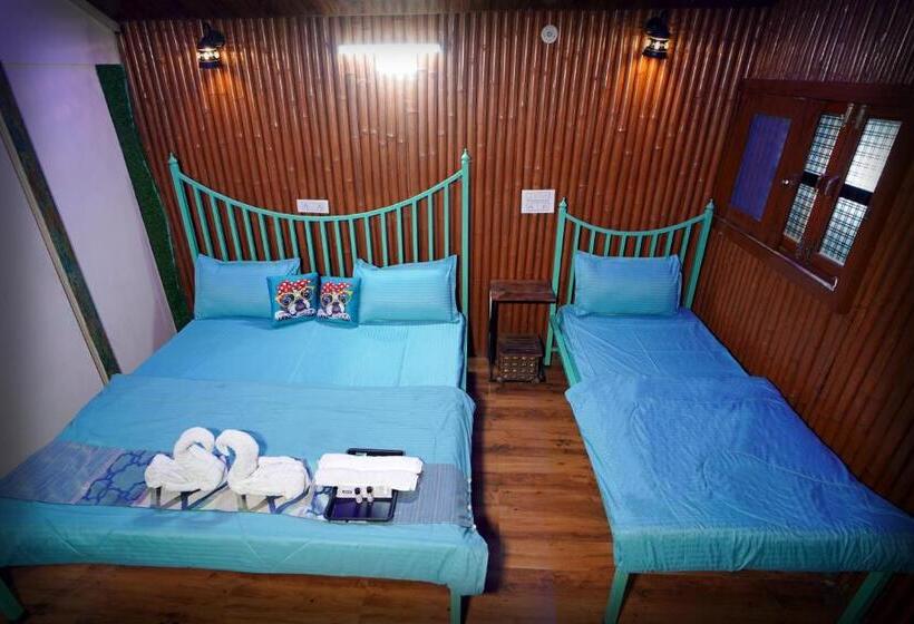 اتاق استاندارد سه تخته با چشم‌انداز باغ, Creek Forest  Riverside Boutique Resort