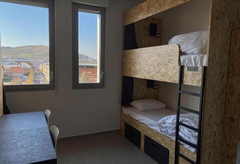 تختخواب در اتاق مشترک, Auberge De Jeunesse Hi Clermont Ferrand