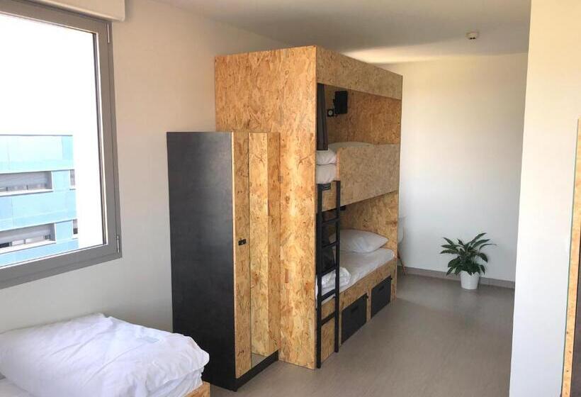 تختخواب در اتاق مشترک, Auberge De Jeunesse Hi Clermont Ferrand