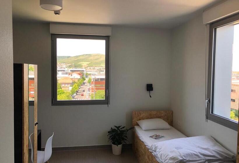 تختخواب در اتاق مشترک, Auberge De Jeunesse Hi Clermont Ferrand