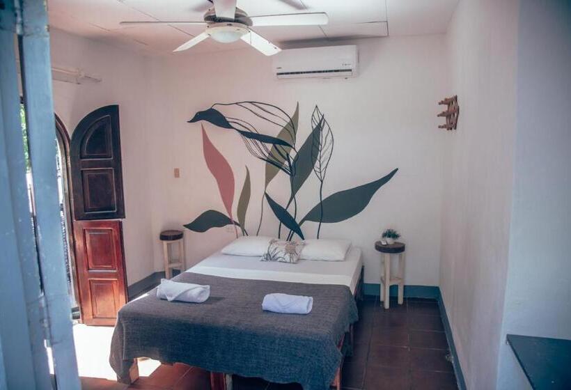 豪华海景房带阳台, Casita De Playa Bomalu