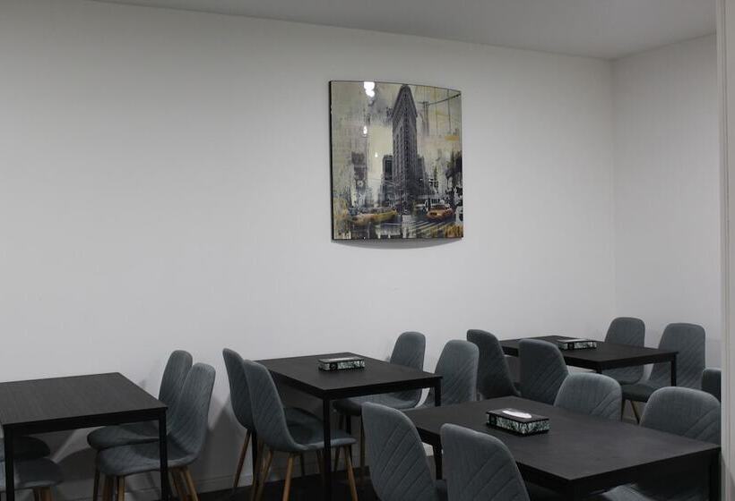 标准三人间, David S Hostel