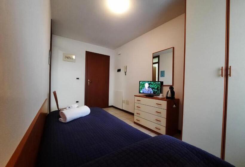 标准单人间, Albergo Martina